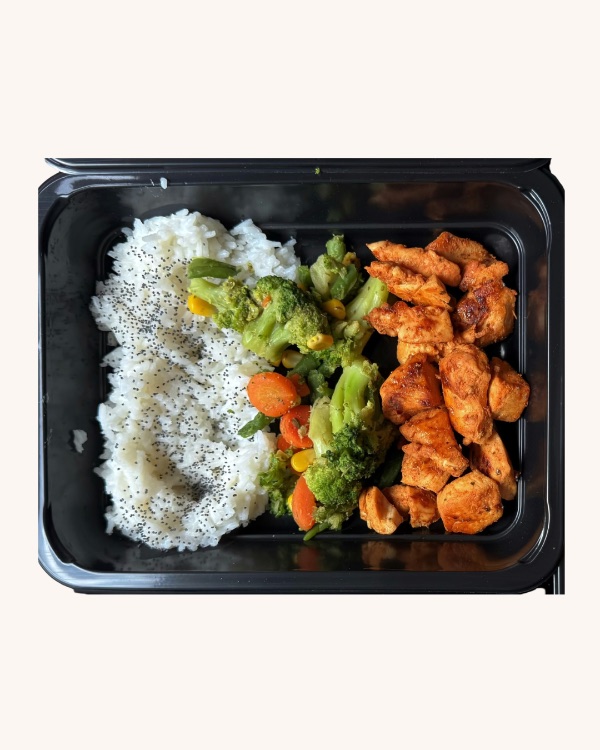 Orez basmati cu piept de pui si legume